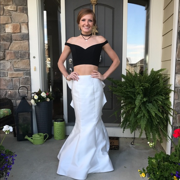 🖤Sherri Hill 50750 2-piece off the shoulder Sweetheart Dress with Mermaid skirt - Picture 5 of 11